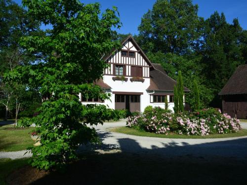 Gîte Sologne 4 pour 7 pers. jardin rando proche Orléans FR 1 590 552 — 4-Star Luxury Hotel in Ligny-Le-Ribault, France