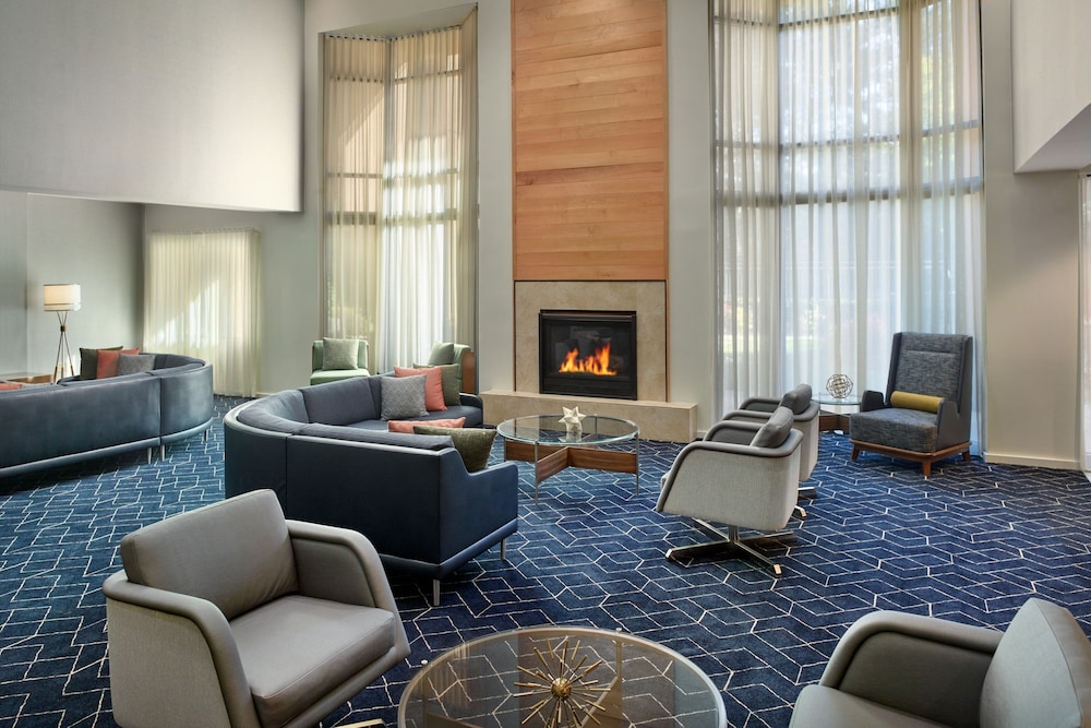 Courtyard By Marriott Atlanta Alpharetta — Alpharetta
