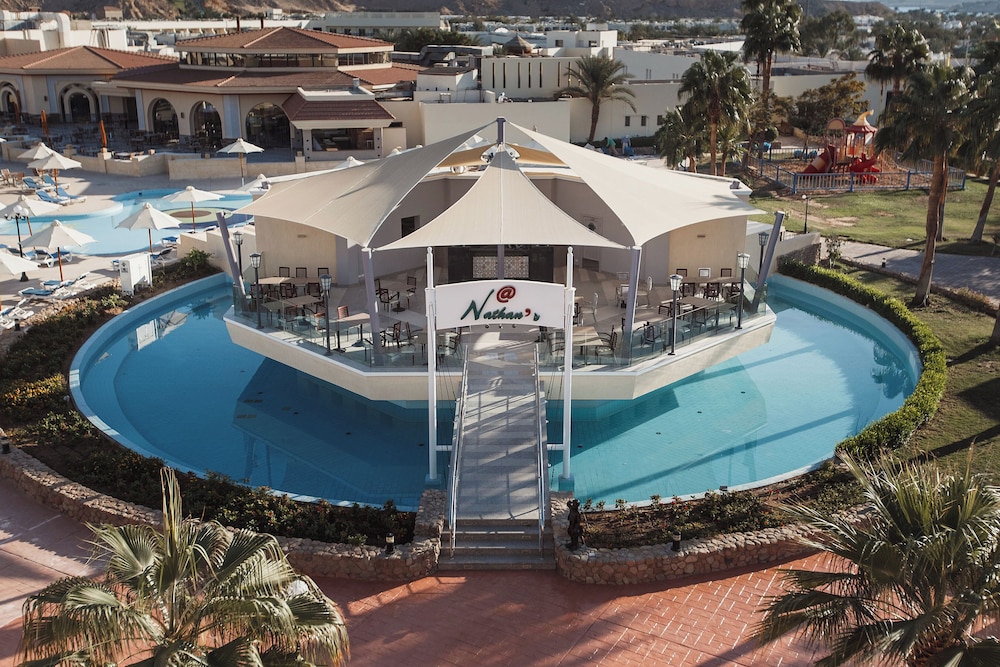 מזון ומשקאות