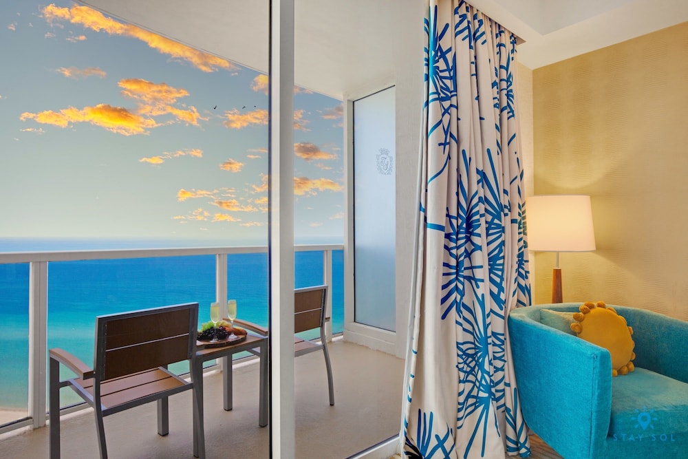 Luxury Bayfront Studio with Balcony Amazing Pool - photo 32