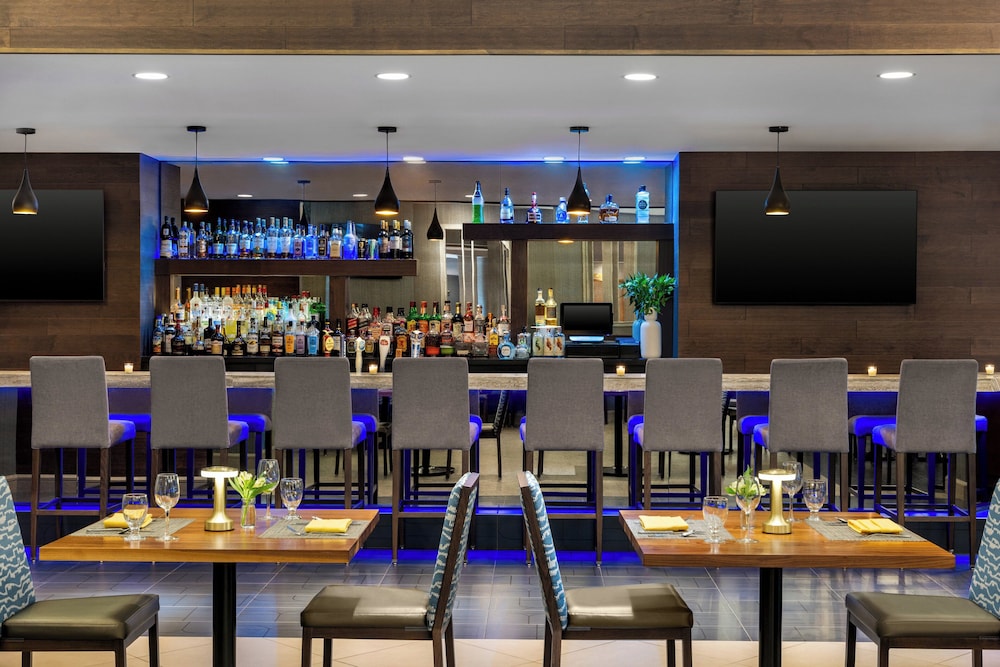 Crowne Plaza Edison by IHG - photo 21