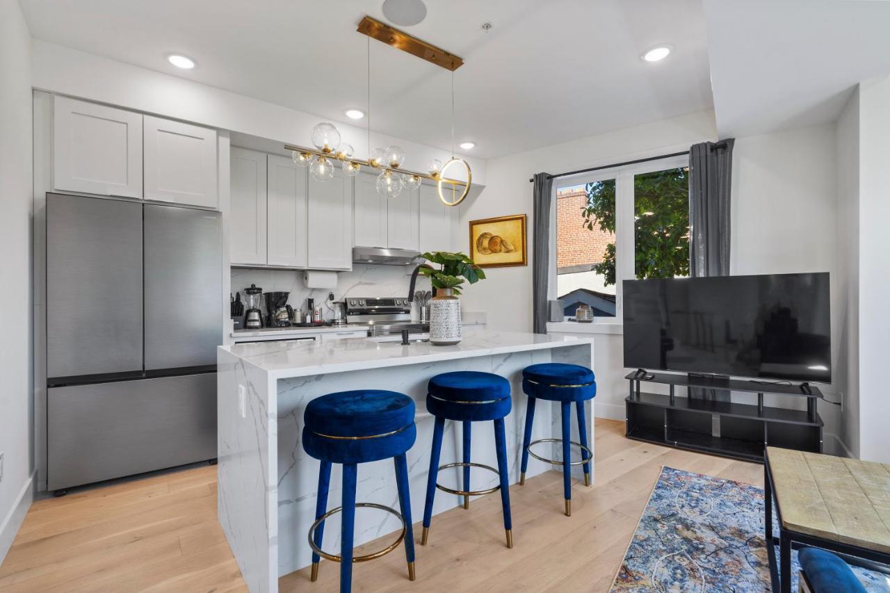 Charming Oasis in Downtown DC near Metro with Rooftop View and Free WIFI Capital Hill 1 — 4-Star Luxury Hotel in Washington, United States