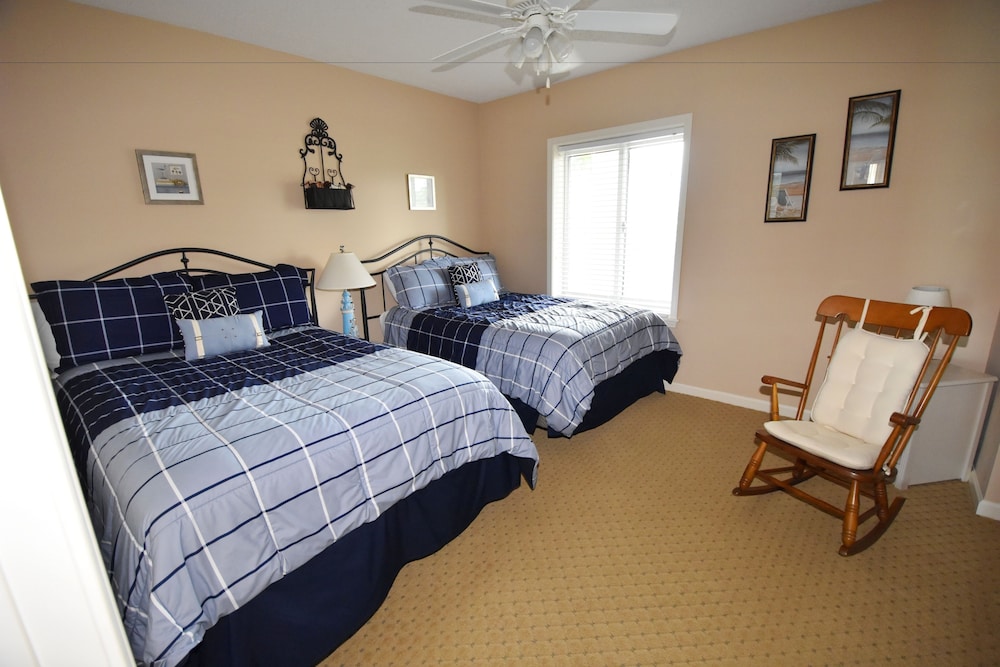 North Tower Apartment 207 - photo 3
