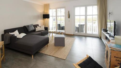 Seeschloss Binz Apartment 7 nur 2 Minuten zum Strand mit Meerblick — 4-Star Luxury Hotel in Ostseebad Binz, Germany