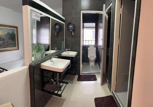 DonMueang station hotel