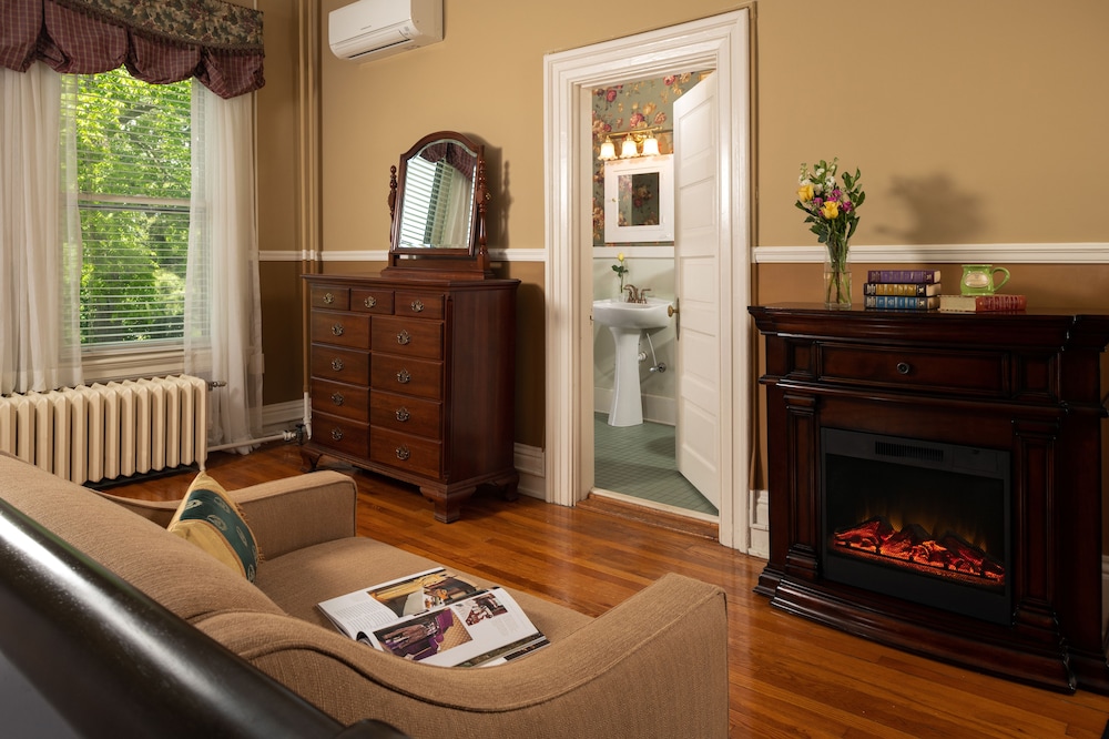 Albemarle Inn - photo 85