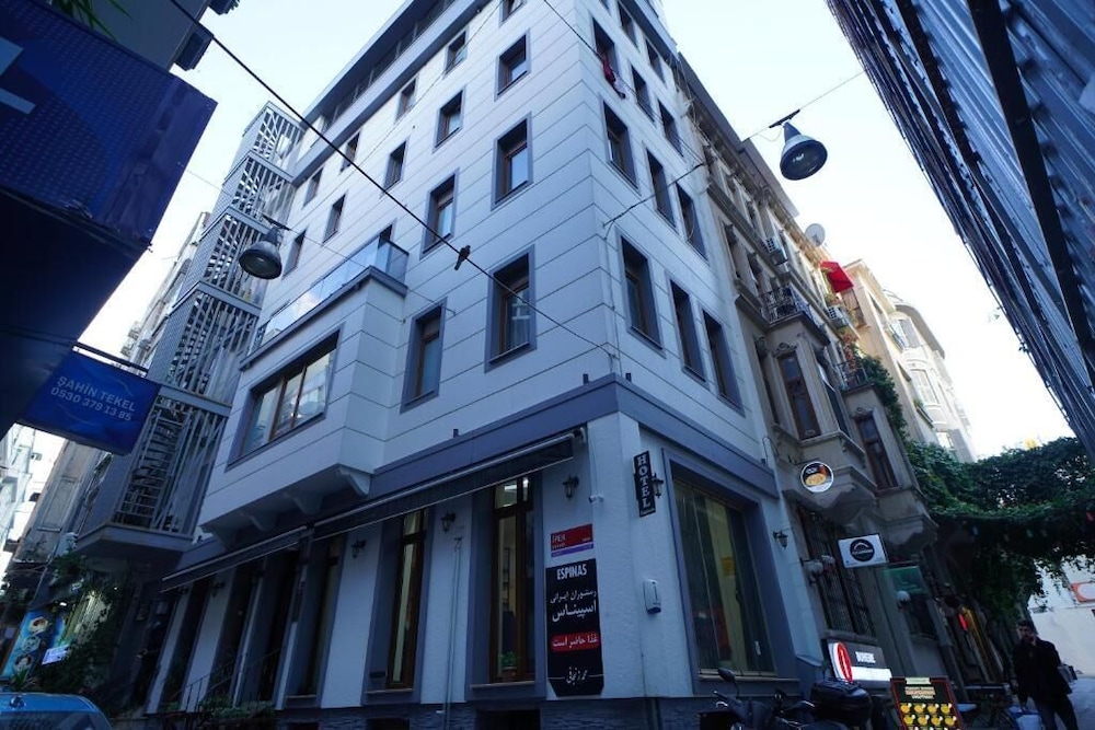Corner Living Space - last minute hotel in Istanbul
