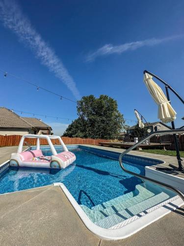 Relax in Style 5BR Home Hot Tub & Games — 4-Star Luxury Hotel in Omaha, United States