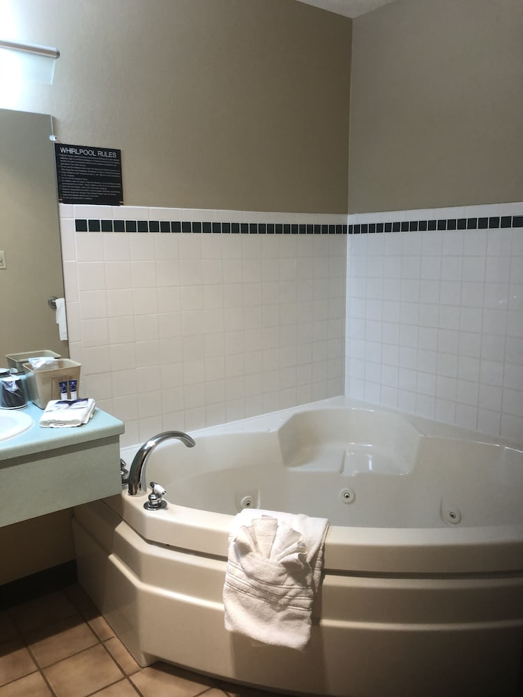 Americas Best Value Inn Onawa - photo 20