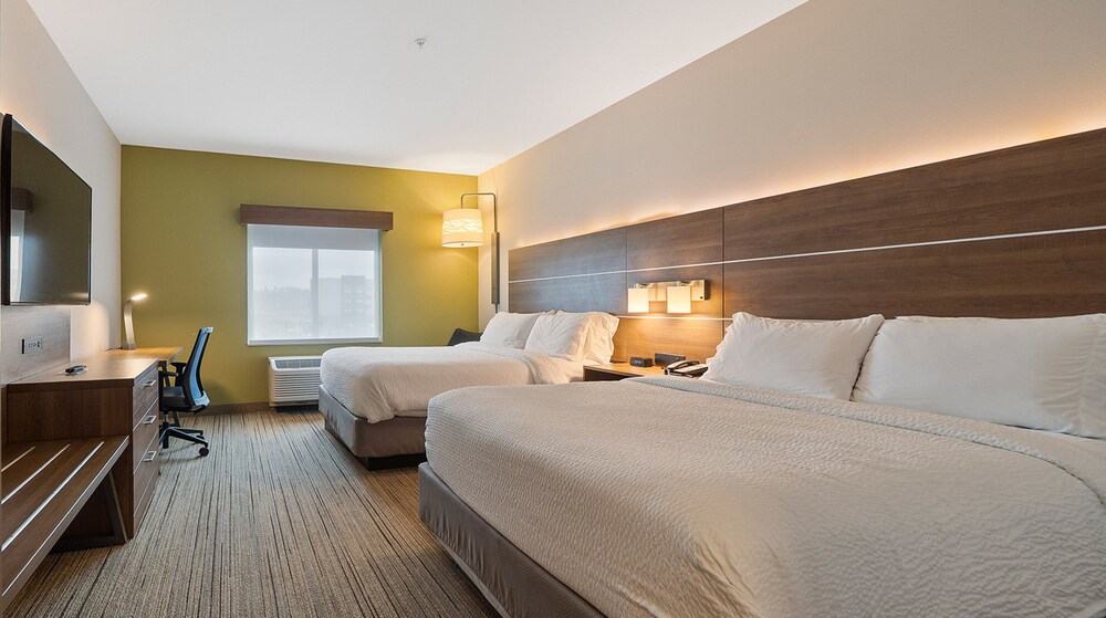 Holiday Inn Express and Suites Macon North - photo 8