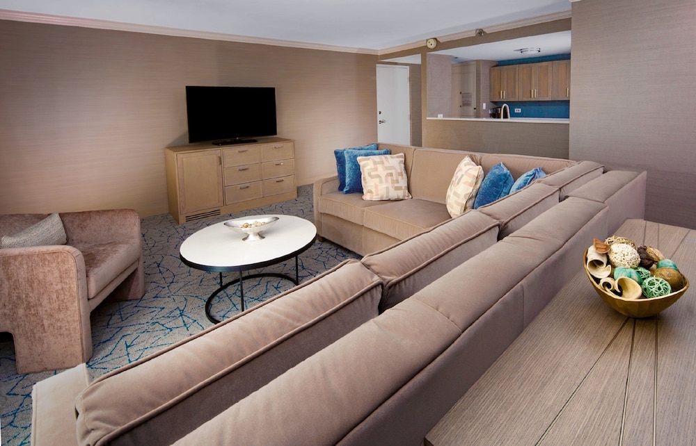 DoubleTree by Hilton Chicago North Shore Conference Center - photo 12