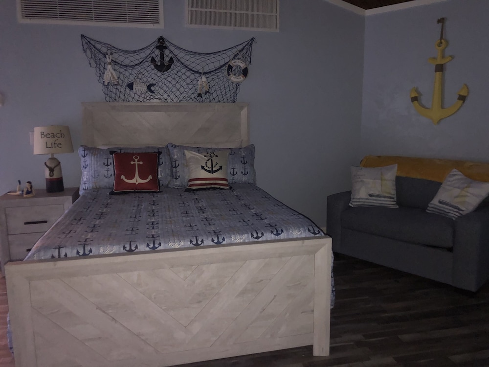 Kon Tiki Inn - photo 19