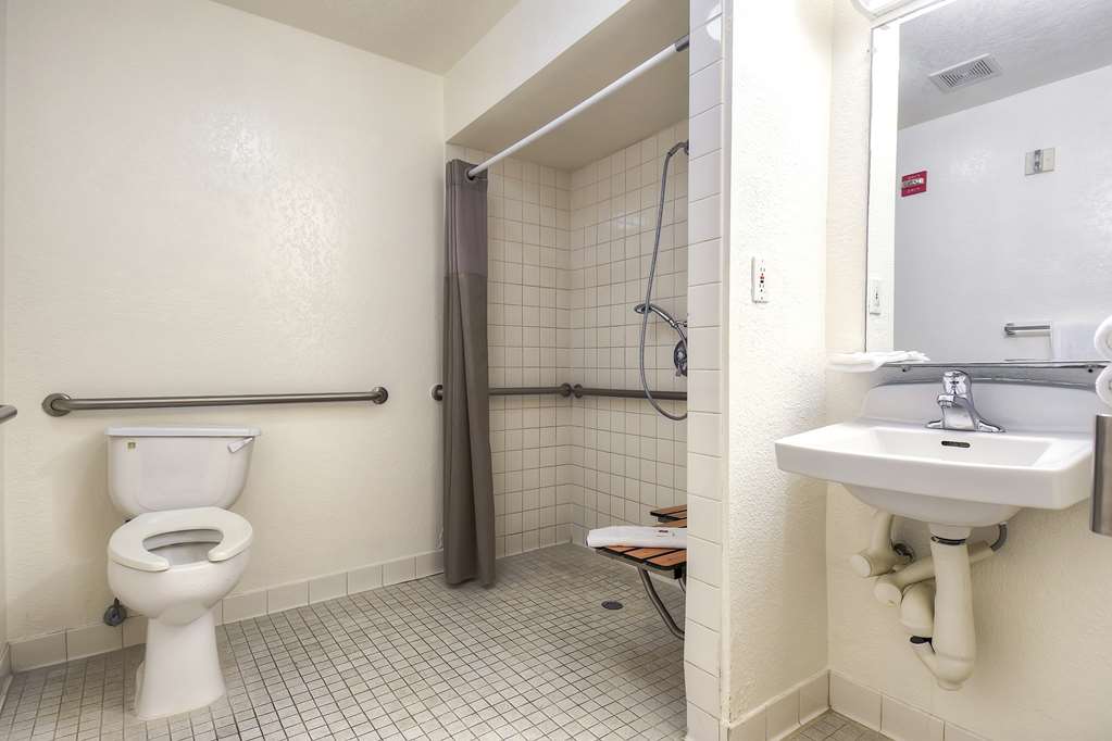 Motel 6 San Diego CA Hotel Circle Mission Valley - photo 18