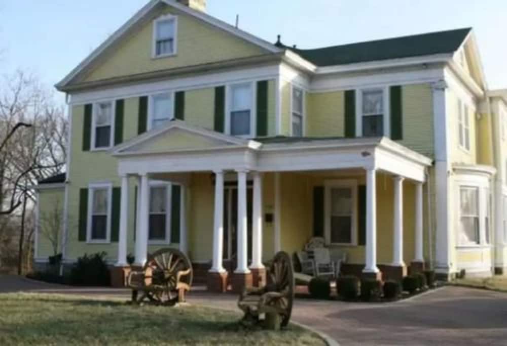 Six Acres Bed & Breakfast - photo 32