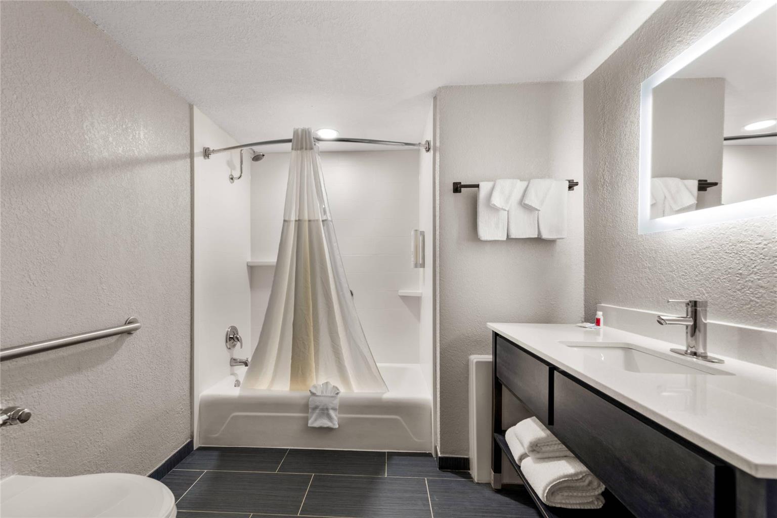 Clarion Pointe Rhinelander Downtown - photo 19