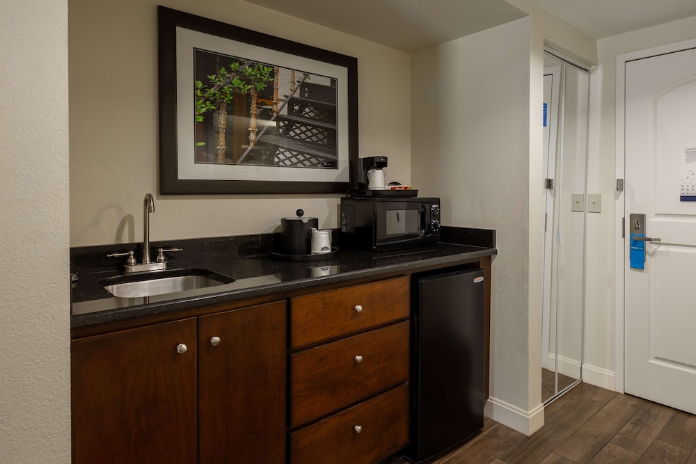 Hampton Inn Columbia I 26 Harbison Blvd. - photo 26