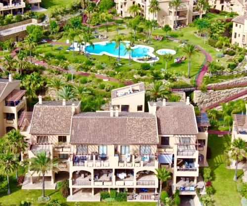 Quartiers Marbella Penthouse in Hacienda Cifuentes Benahavis in Estepona, Spain