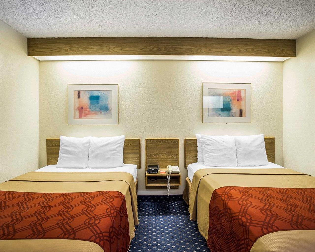 Econo Lodge Denver International Airport - photo 16