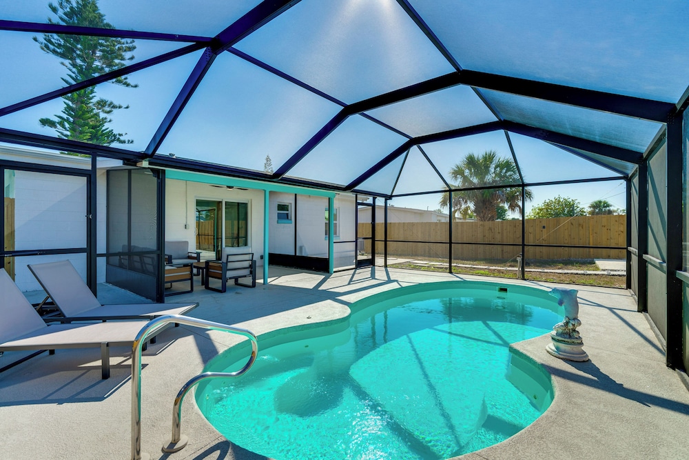 4 Mi to Beach Sleek Getaway in Port Charlotte in Port Charlotte, United States