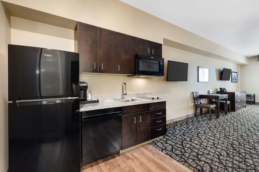Best Western Plus Lakeview Hotel - photo 26
