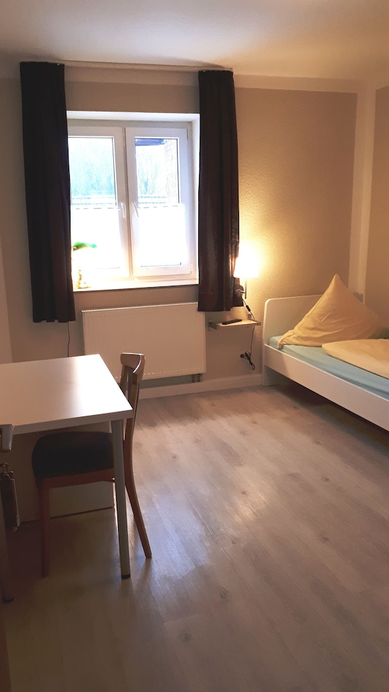 Hotel & Restaurant Haus Niederrhein — Moers — photo 3