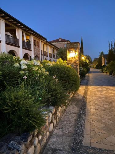Green Living Apartment Chervo Golf Resort — hotel in Pozzolengo