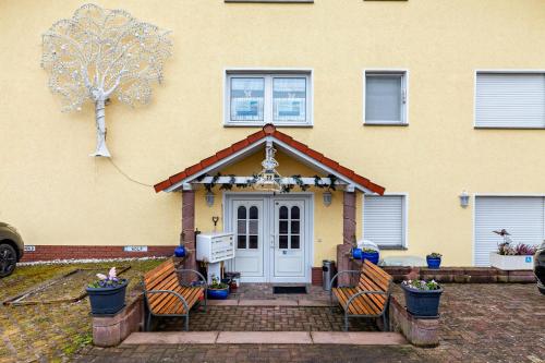 Appartements & Ferienwohnungen Wolf — Usingen — photo 2
