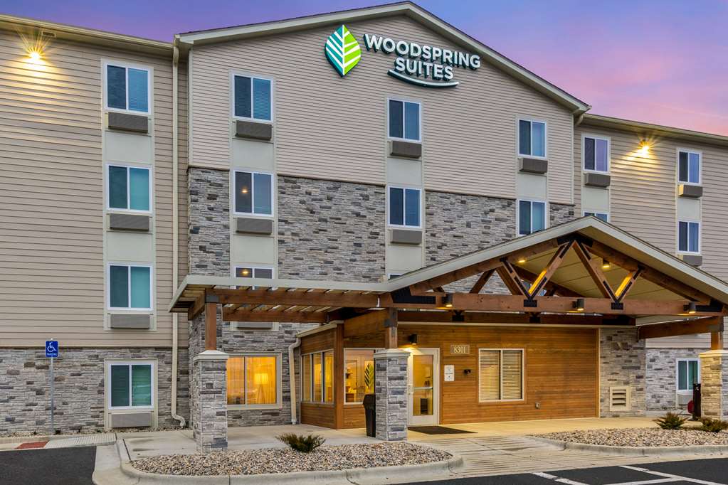 WoodSpring Suites Indianapolis Castleton - photo 6