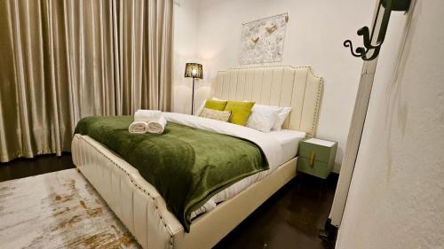 Bangrak house 200 meters near BTS SaphanTaksin in city