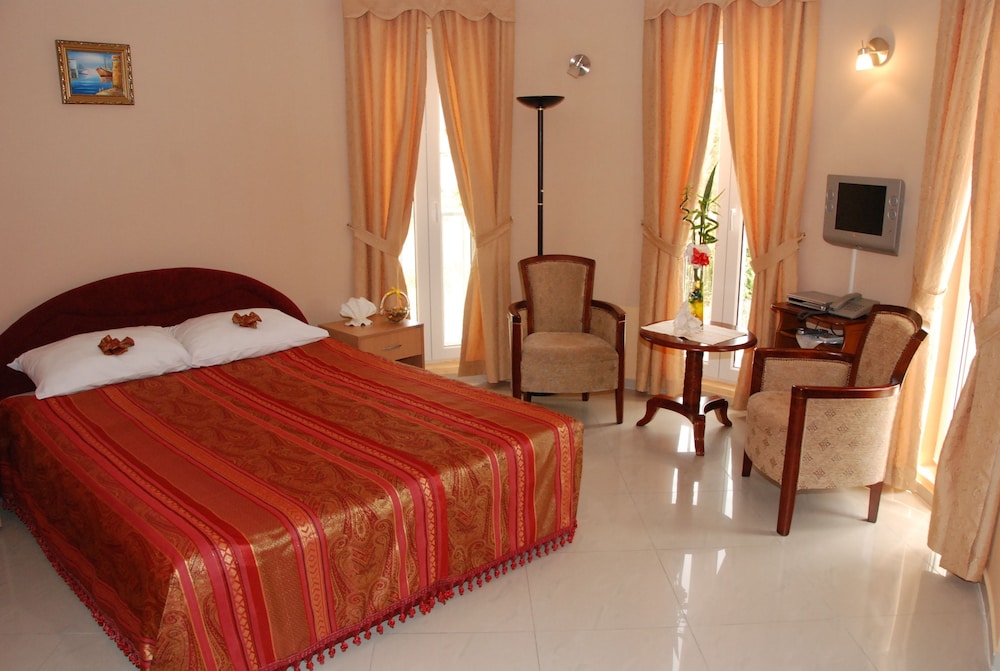 Hotel Regina — Bijela — photo 4
