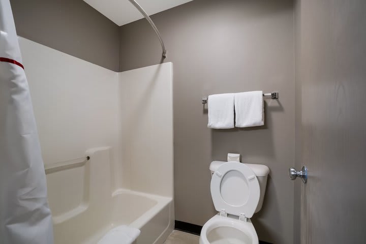 Super 8 by Wyndham Marston - photo 25