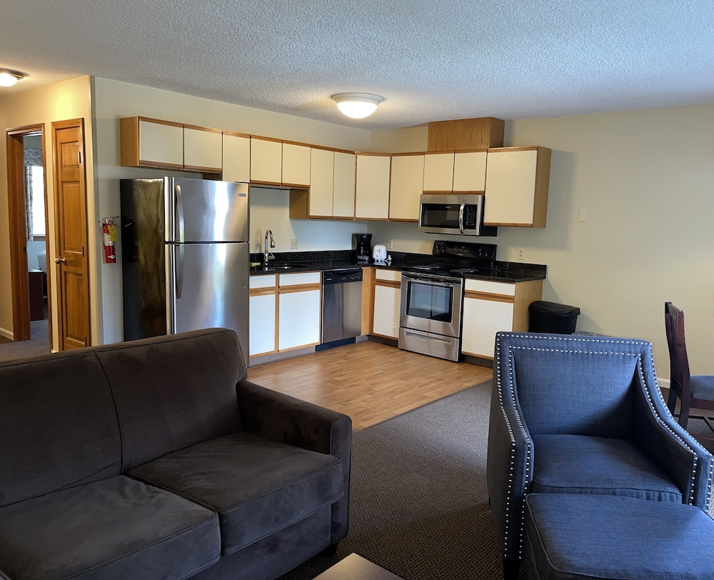 The Central Downtown Inn & Suites - photo 25
