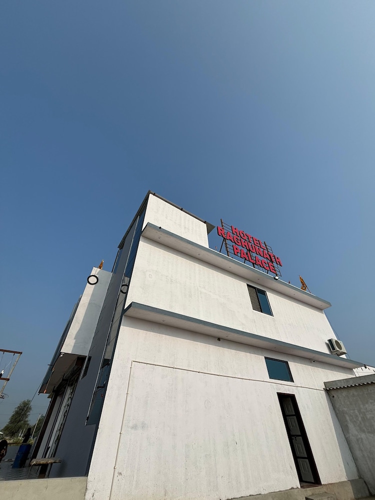 Hotel Raghunath Palace in Sikar, India