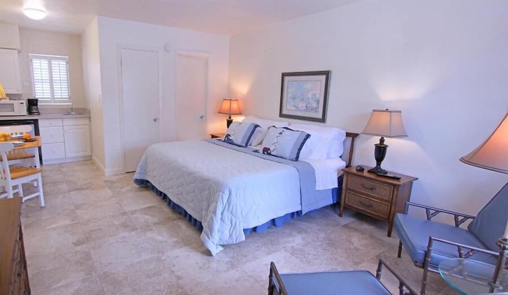 Beachouse Inn & Suites - photo 2