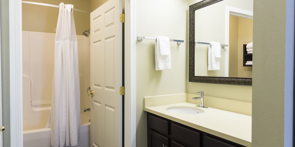 Staybridge Suites Fargo by IHG - photo 7