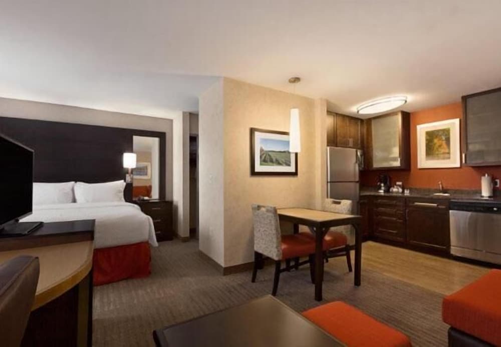 Residence Inn Long Island Islip Courthouse Complex - photo 11