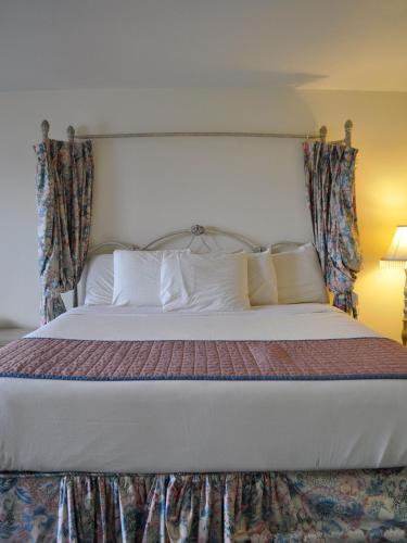 The Diplomat Family Motel - photo 45