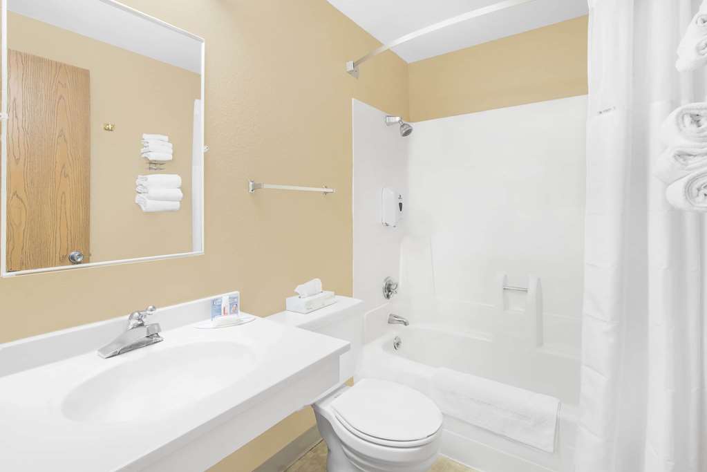 Super 8 by Wyndham Watertown - photo 10