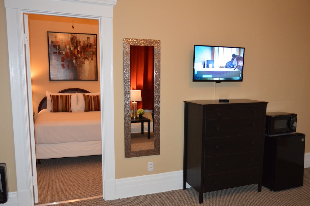 SF Plaza Hotel - photo 26