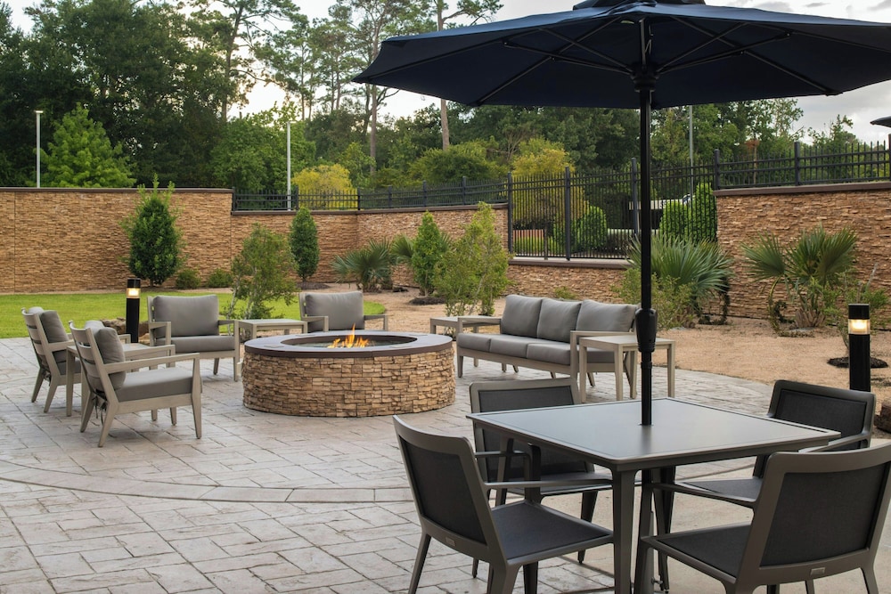 Courtyard by Marriott Houston City Place - carbon neutral hotel in Spring