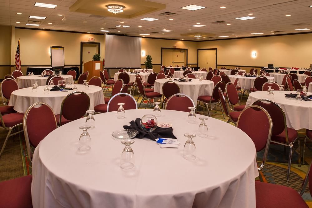 Ramada Plaza Rochester Airport - photo 110