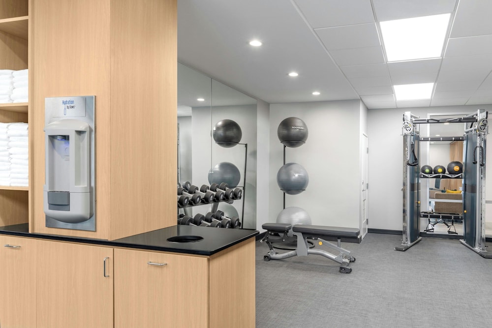 TownePlace Suites by Marriott Holland - photo 3