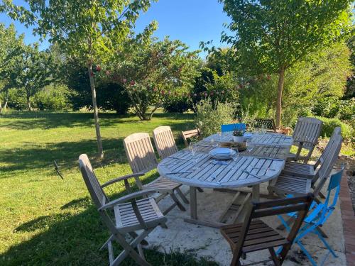 La Colline Aux Licornes — hotel in Montbron