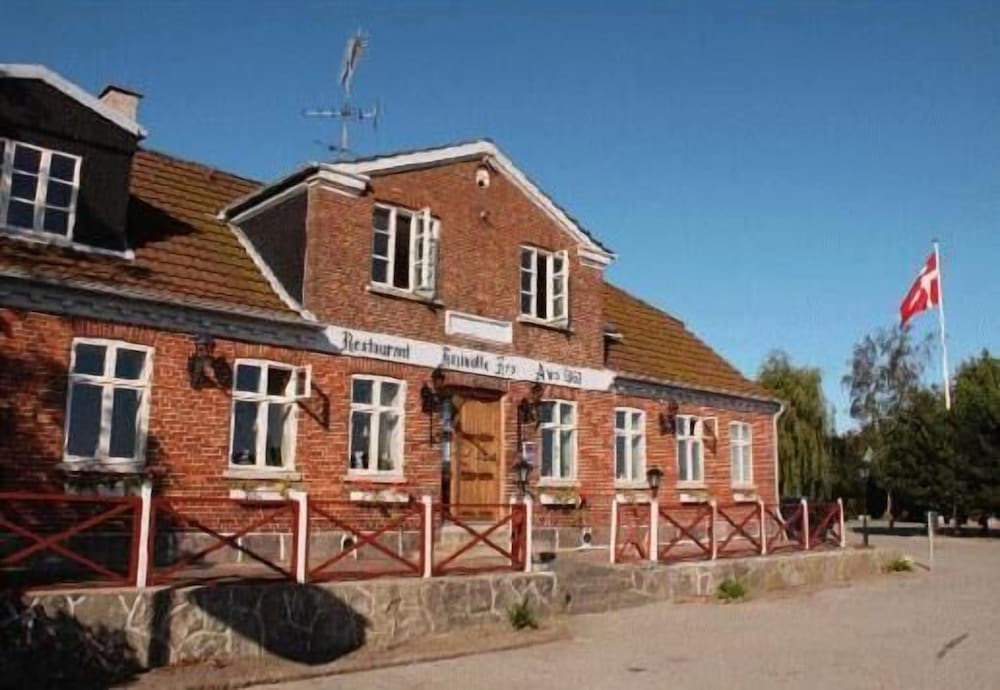 Motel Højmølle Kro in Nykobing Falster, Denmark