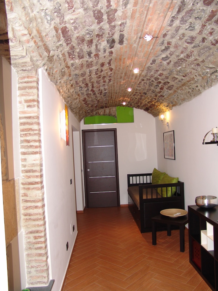 InCentro Apartments — 4-Star Luxury Hotel in Milazzo, Italy