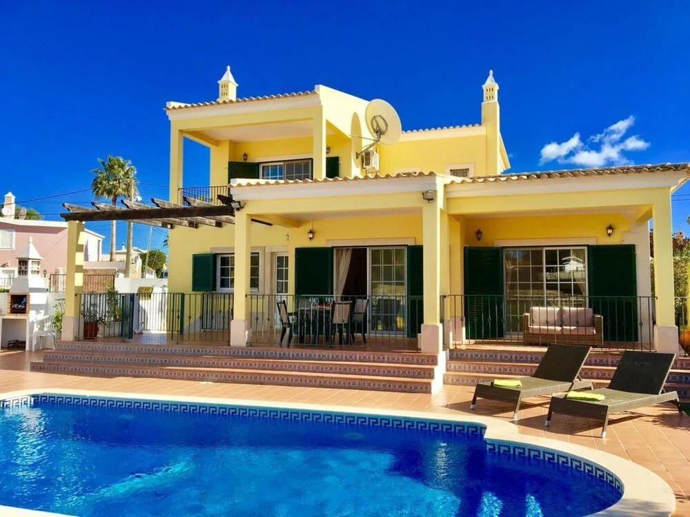 Casa Estombar Private Swimming Pool Air Conditioning In All Bedrooms Wifi — 4-Star Luxury Hotel in Estombar, Portugal