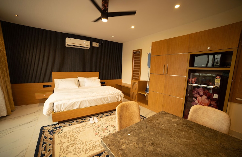 S Cross Munroe Island Resort in Kollam, India