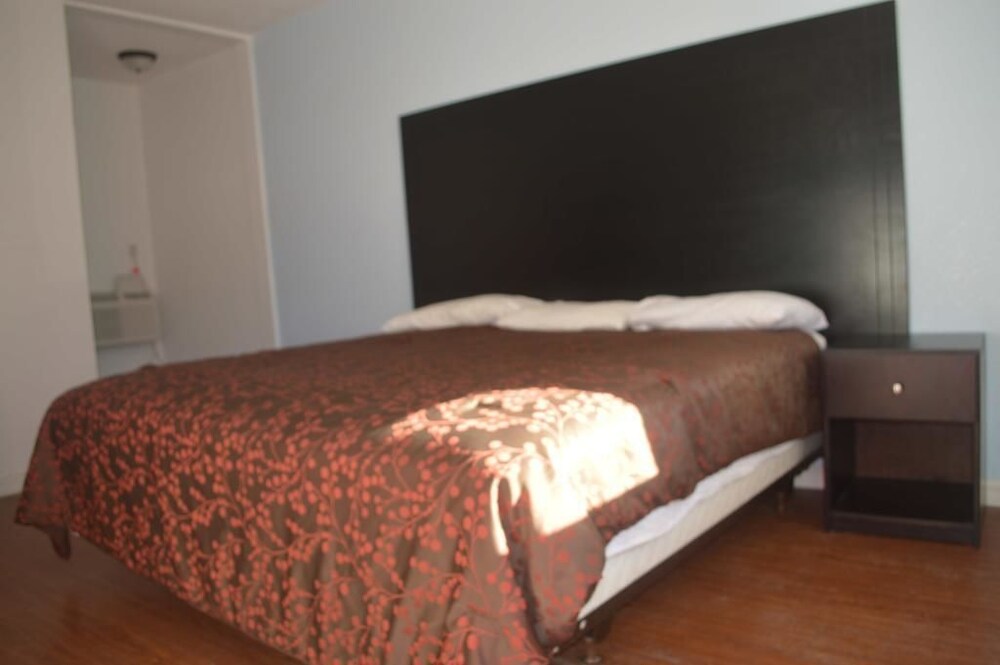 Tarpon Inn - photo 18