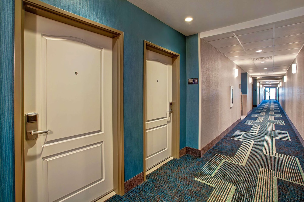 Hampton Inn & Suites Borger - photo 37