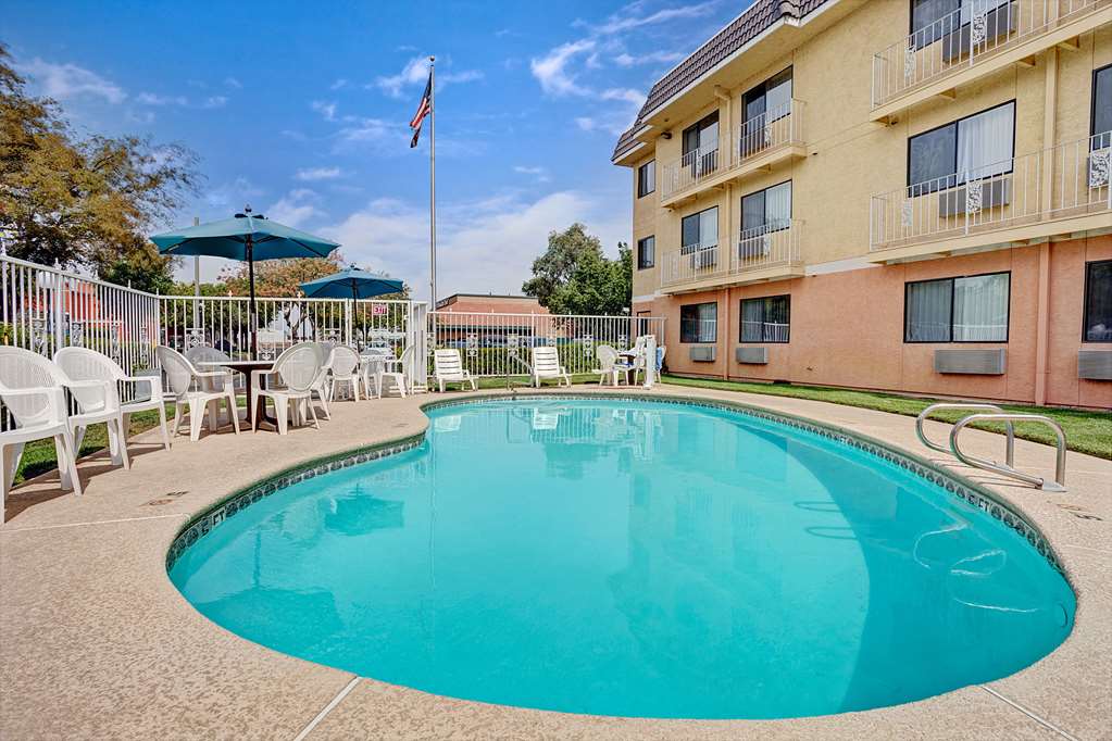 Days Inn by Wyndham Woodland - photo 14